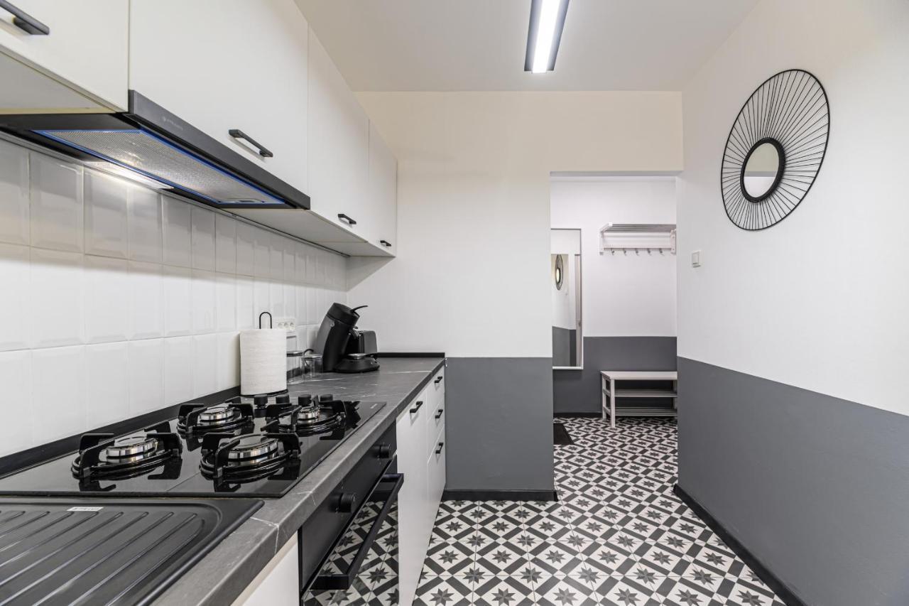 Travelers Hideout - Central Apartment Brasov Ngoại thất bức ảnh