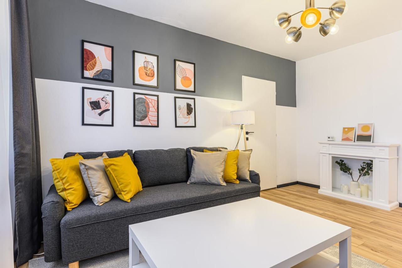 Travelers Hideout - Central Apartment Brasov Ngoại thất bức ảnh